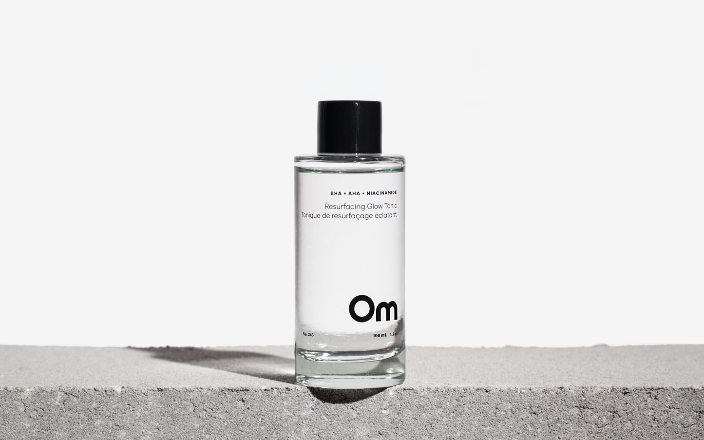 🇨🇦 Om Organics BHA + AHA + Niacinamide Resurfacing Glow Tonic