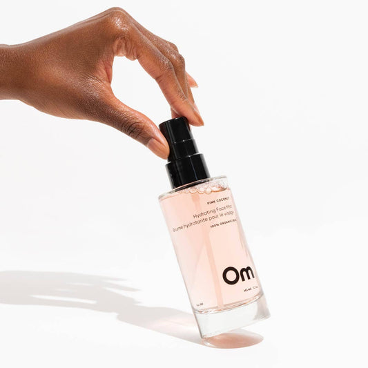 🇨🇦 Om Organics Pink Coconut Hydrating Face Mist: Full Size - 105 ml